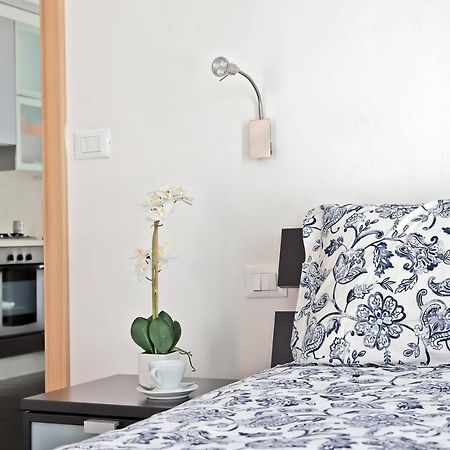 Casa Vacanze Aurora Centro Римини Екстериор снимка
