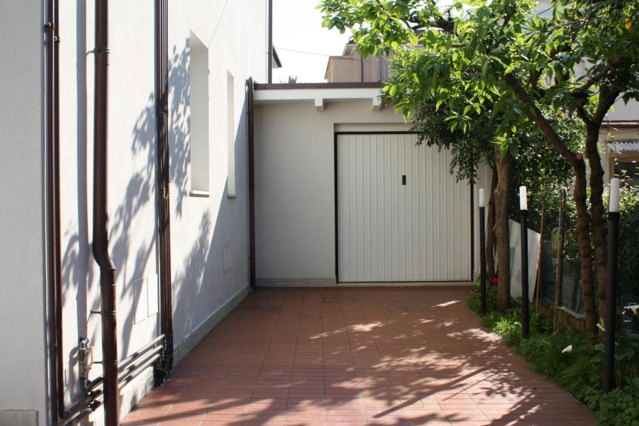 Casa Vacanze Aurora Centro Римини Екстериор снимка