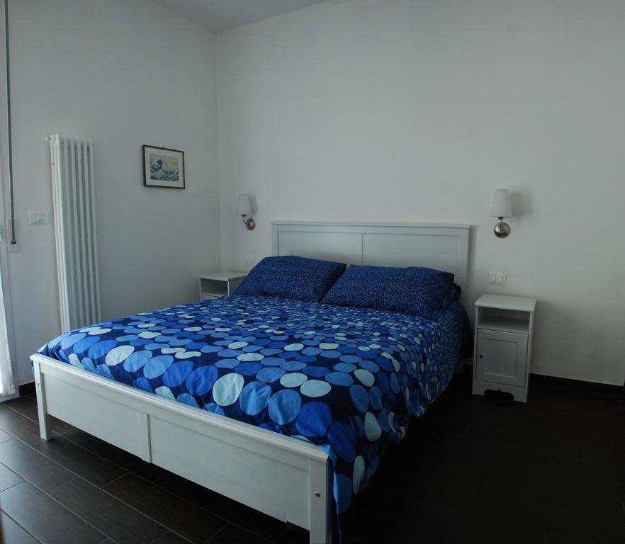 Casa Vacanze Aurora Centro Римини Стая снимка