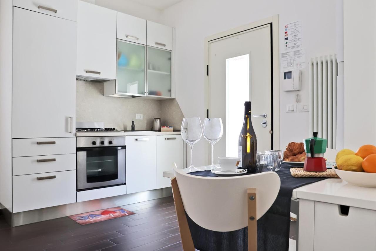 Casa Vacanze Aurora Centro Римини Екстериор снимка