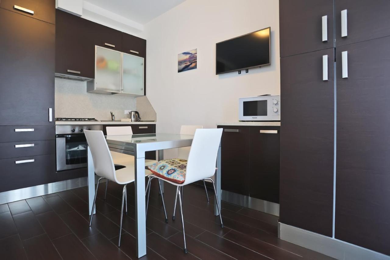 Casa Vacanze Aurora Centro Римини Екстериор снимка
