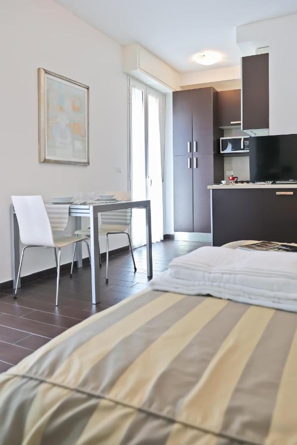 Casa Vacanze Aurora Centro Римини Екстериор снимка