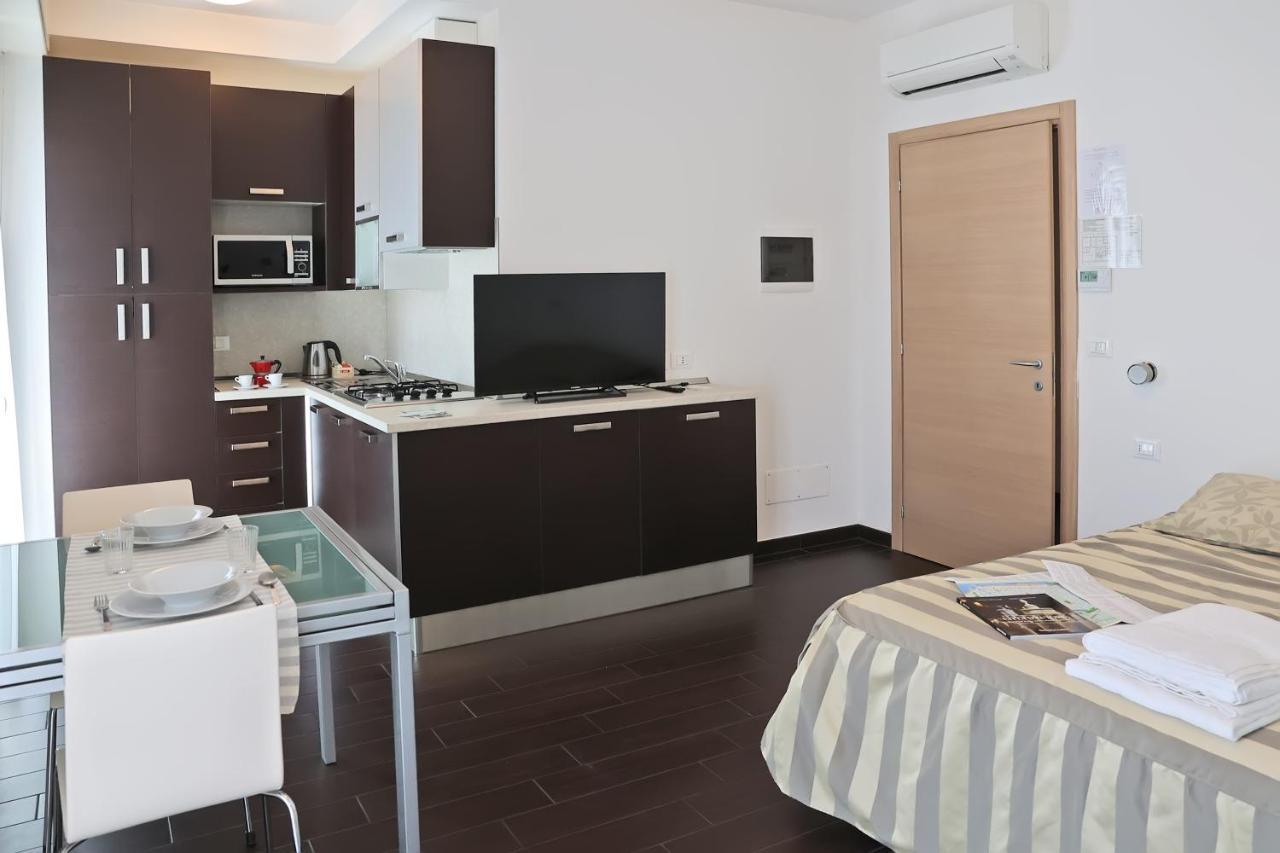 Casa Vacanze Aurora Centro Римини Екстериор снимка