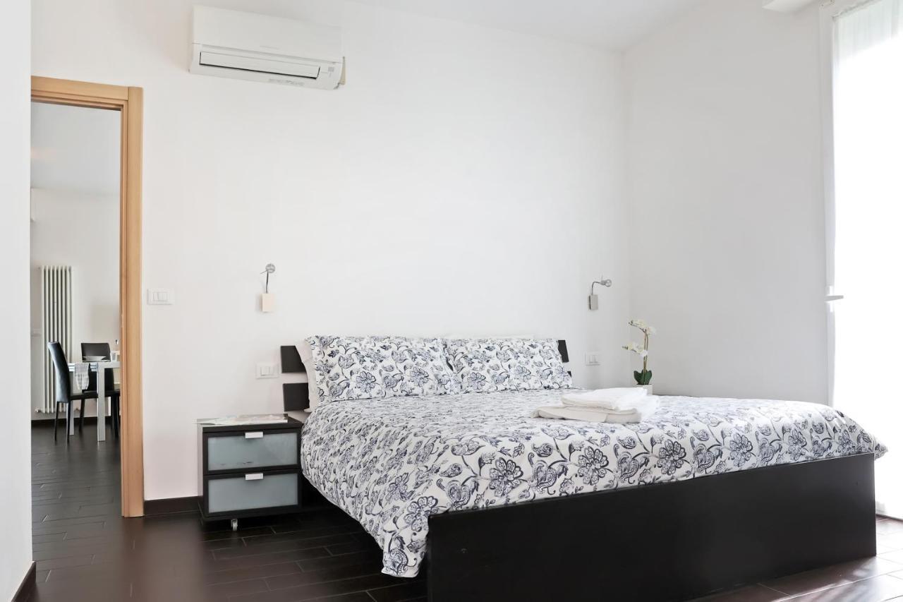 Casa Vacanze Aurora Centro Римини Екстериор снимка